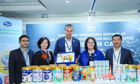 Vinamilk chia sẻ câu chuyện 'truyền cảm hứng' về ngành sữa Việt Nam và nhận giải thưởng lớn tại Anh quốc