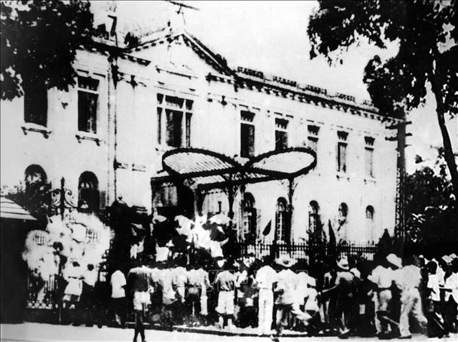dt1a-mua-thu-1945-1787060325.jpg
