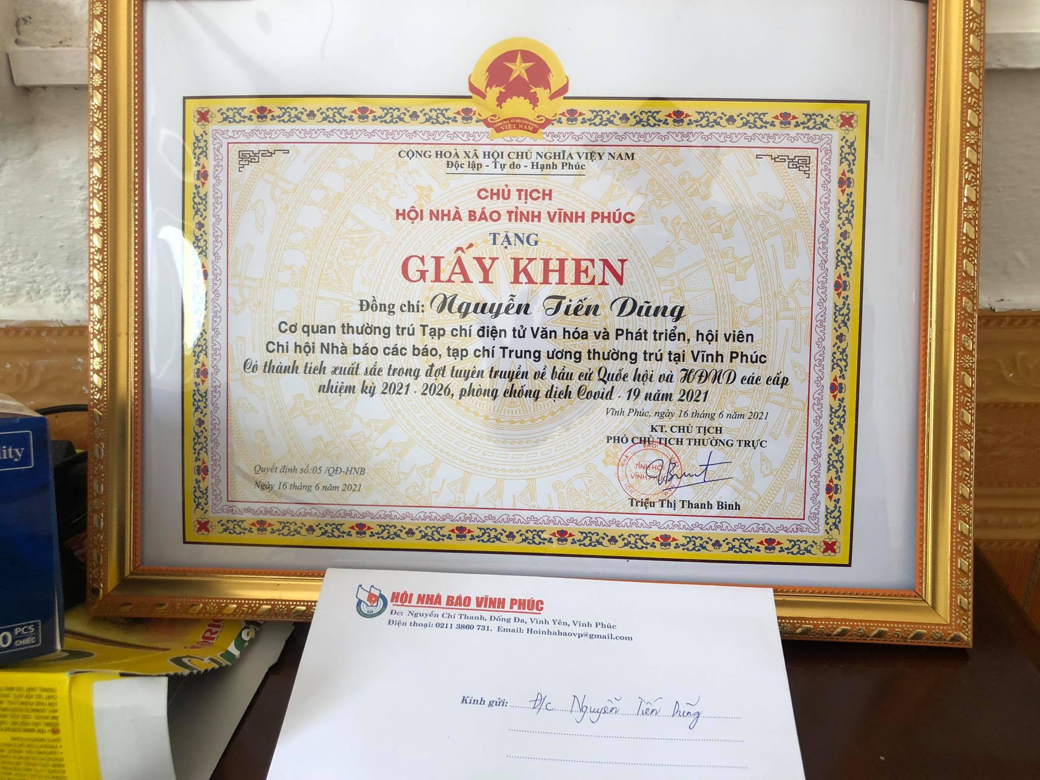 giay-khen-dung-1623916608.jpg