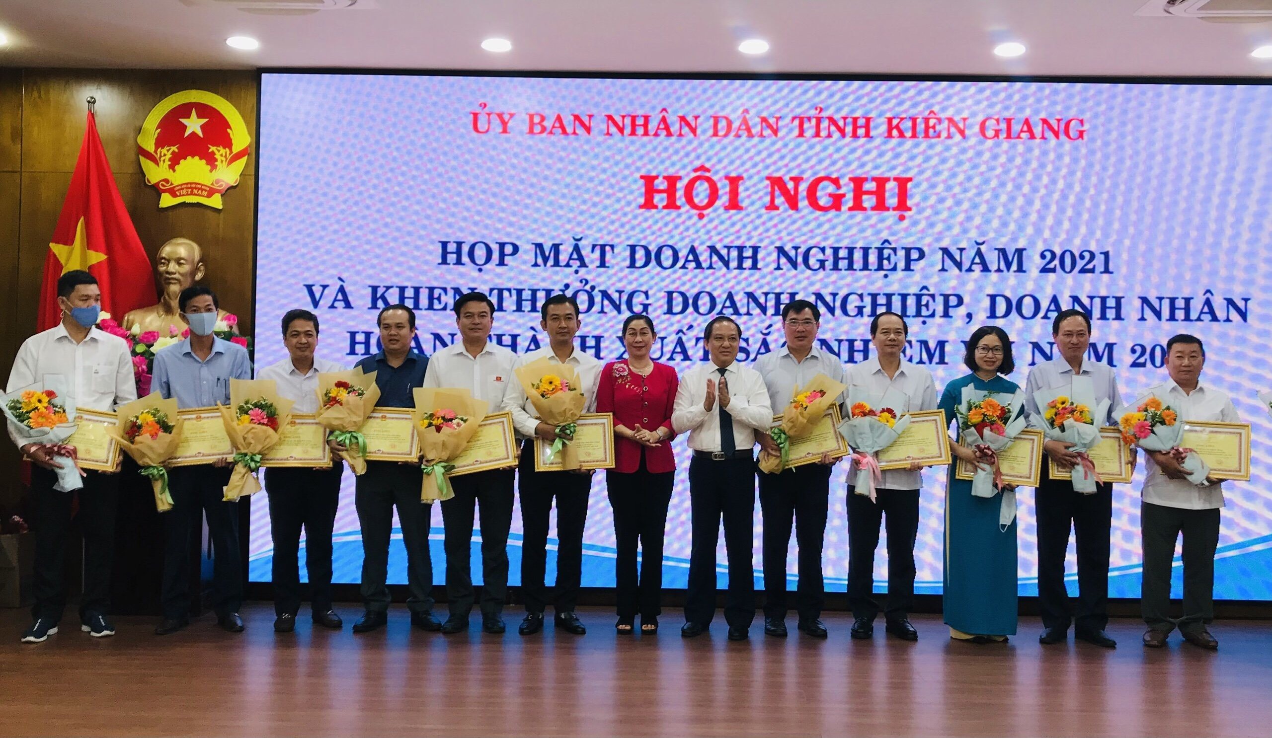 1-doanh-nhan-kien-giang-1632842105.jpg