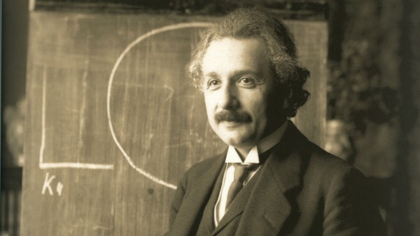 Ai sở hữu hình ảnh Einstein  Tuổi Trẻ Online