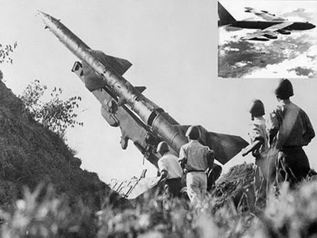 Cuộc quyết đấu lịch sử “Điện Biên Phủ trên không” 1972 (Kỳ 3): MỘT NGƯỜI  VIỆT Ở NƯỚC NGOÀI “HIẾN KẾ ĐÁNH MÁY BAY B-52” NHƯ THẾ NÀO?