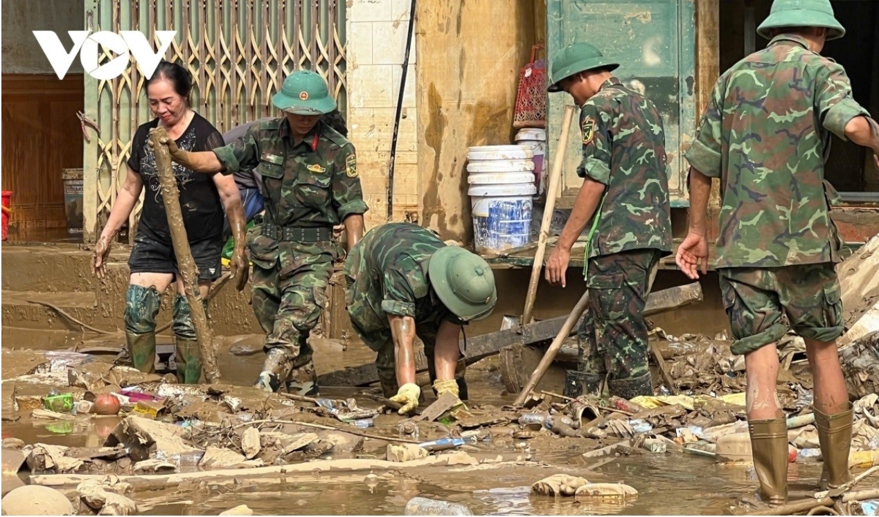 2-anh-nguon-vov-bo-doi-giup-dan-khac-phuc-hau-qua-thien-tai-o-tp-yen-bai-1726733673.jpg