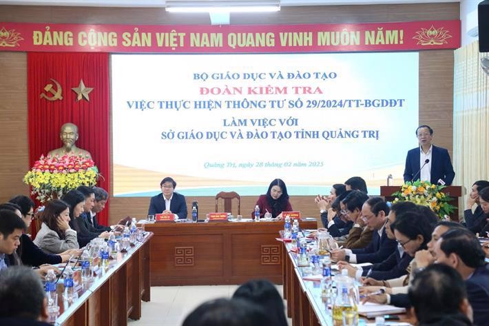 quang-canh-buoi-lam-viec-1740750286.jpg