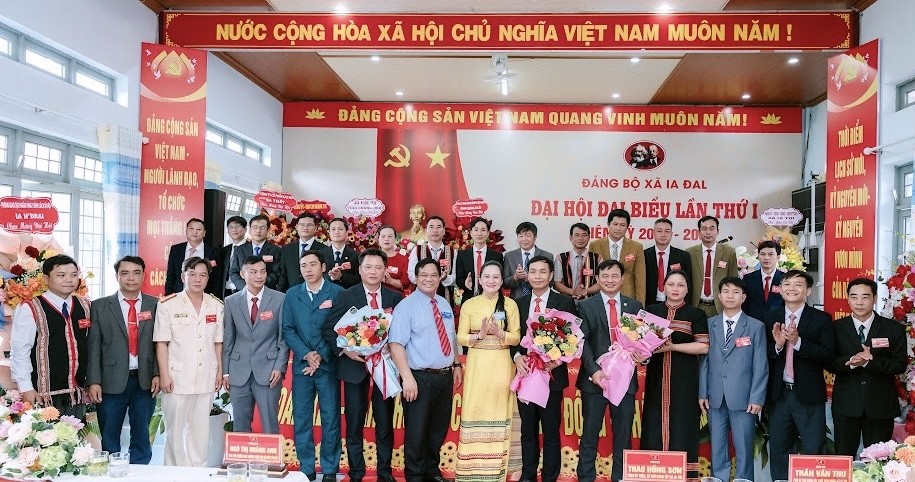 dai-hoi-dang-bo-xa-ia-dal-lan-thu-nhat-the-hien-quyet-tam-xay-dung-kien-thiet-bao-ve-vung-chac-bien-cuong-1765166443.jpg