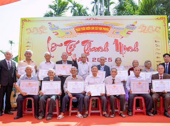 4-chuc-tho-cac-cu-cao-tuoi-trong-dong-ho-tran-nhan-le-thanh-minh-2025-1773628649.jpg