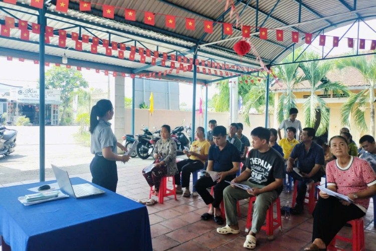 h2-tram-y-te-xa-to-chuc-buoi-thong-tin-tuyen-truyen-ve-kien-thuc-an-toan-thuc-pham-cho-nguoi-dan-1778897132.jpg
