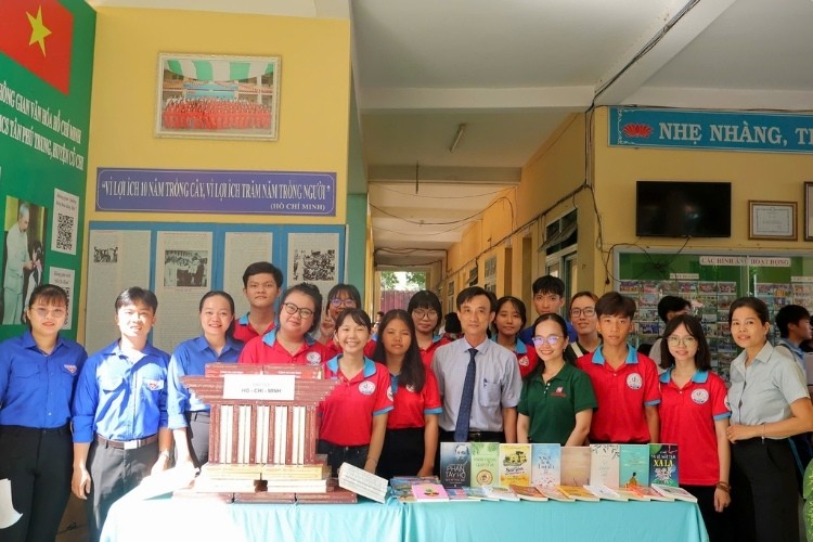 anh-04-the-he-tre-ham-doc-biet-chon-loc-tri-thuc-va-khong-ngung-hoc-hoi-se-chinh-la-nen-tang-vung-1779782650.jpg