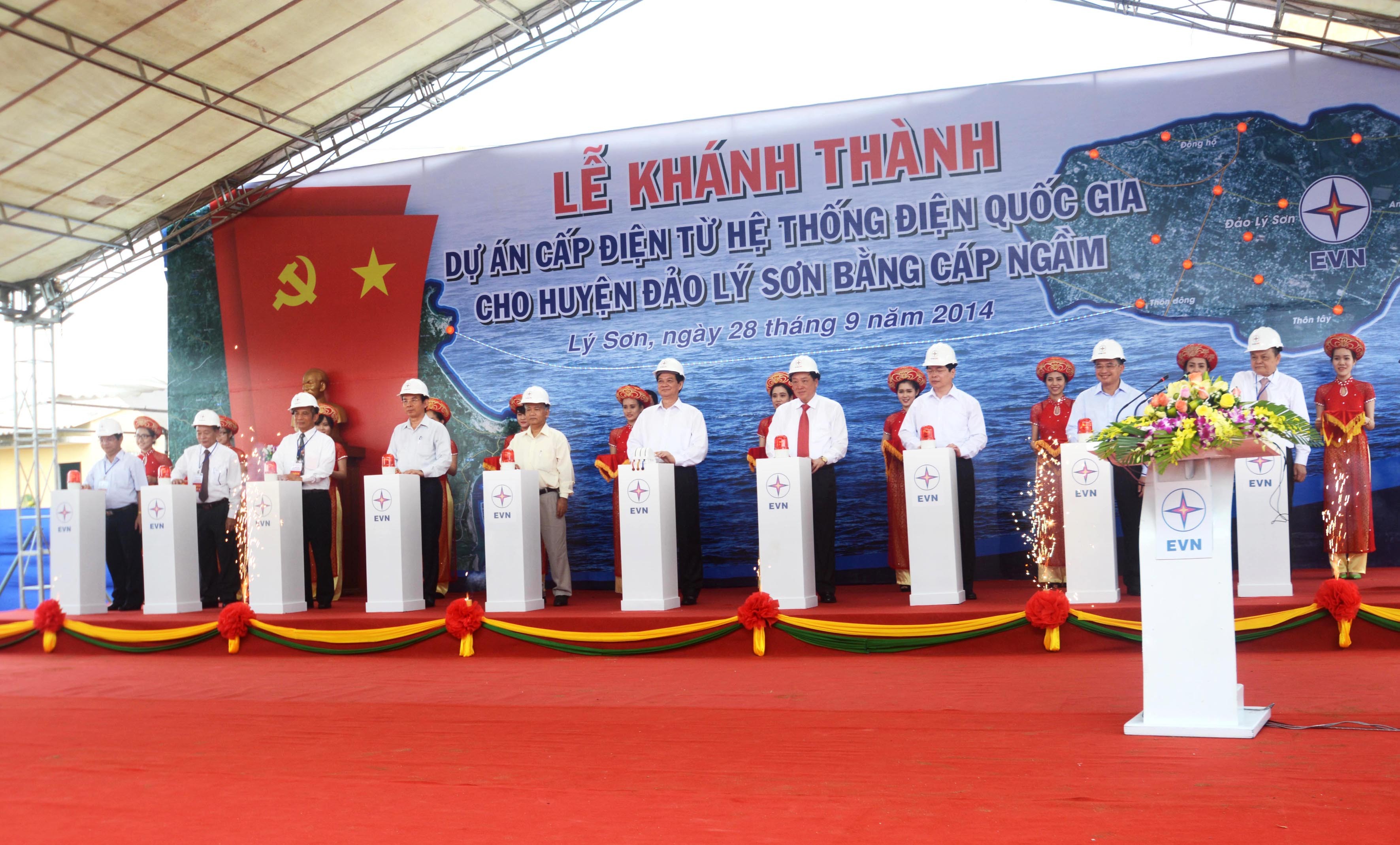 5-ttg-nguyen-tan-dung-cung-lanh-dao-tw-tinh-dong-dien-luoi-quoc-gia-o-ly-son-9-2014-anh-nguyen-dang-lam-1780049116.jpg