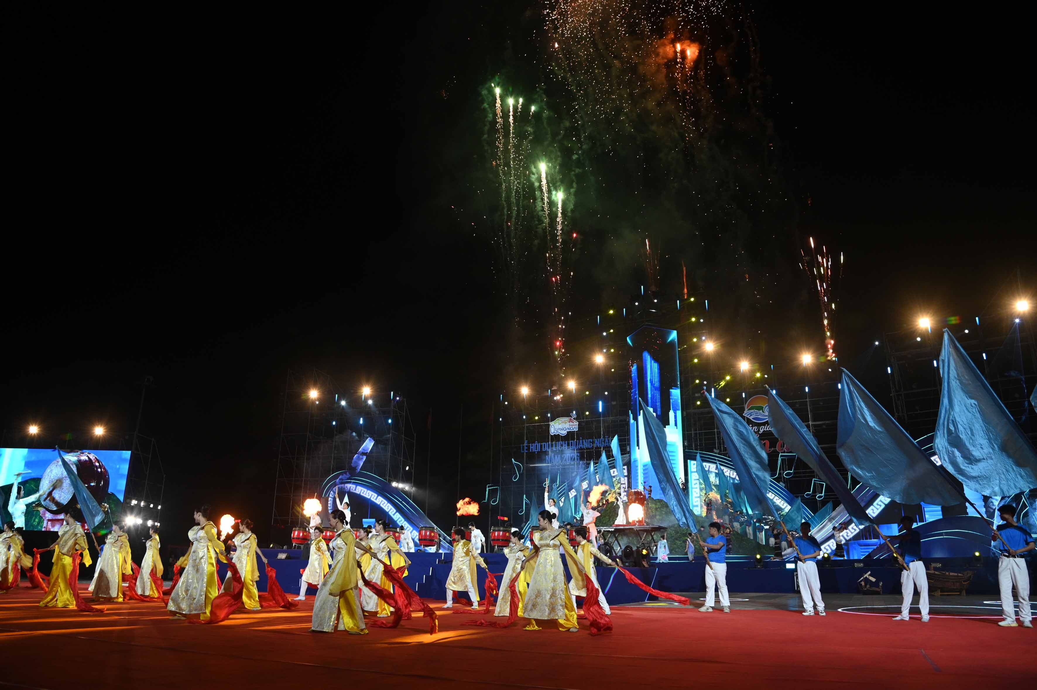 8-chuong-trinh-nghe-thuat-1780156619.jpg