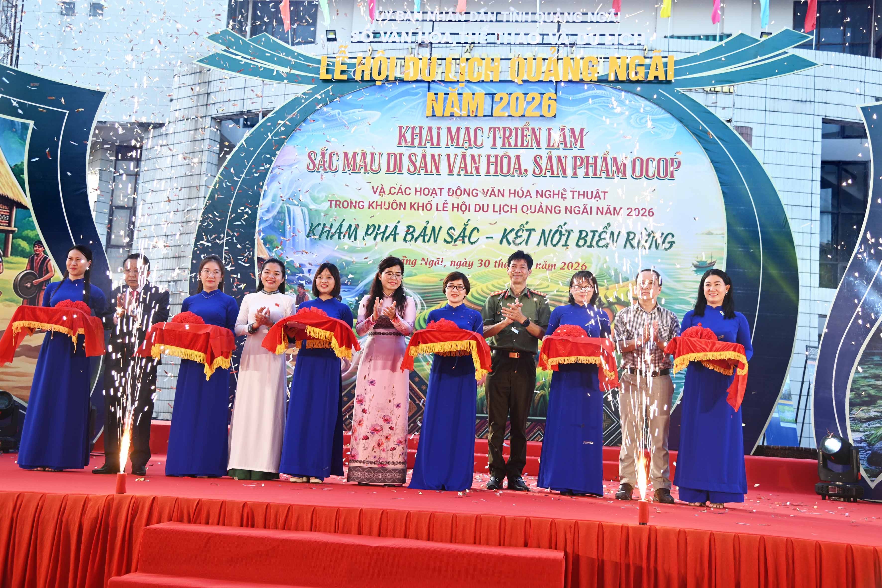 dsc-4582-cac-dong-chi-lanh-dao-cat-bang-khai-mac-1780139919.jpg
