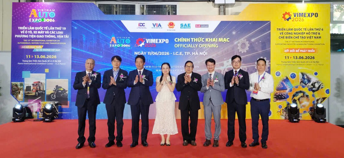 anh-a1-2-trien-lam-o-to-1781180404.jpeg