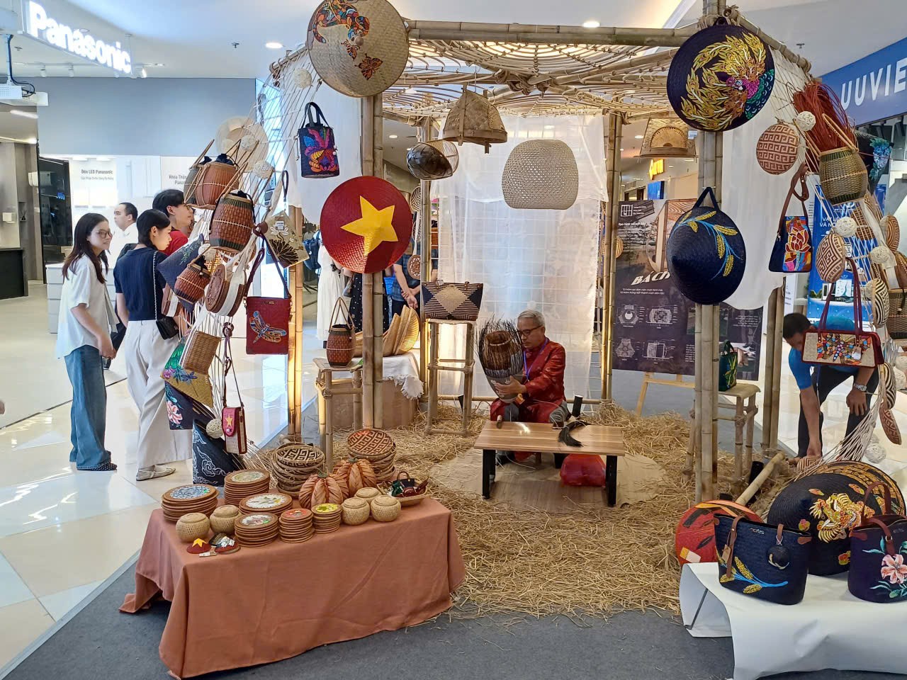 anh-a1-6-ha-noi-khoi-dong-1781344638.jpeg