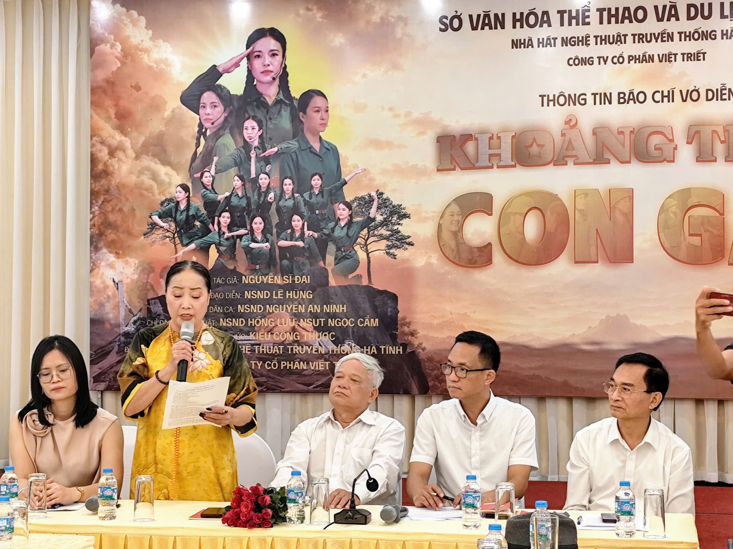 khoang-troi-con-gai-1782273369.jpg
