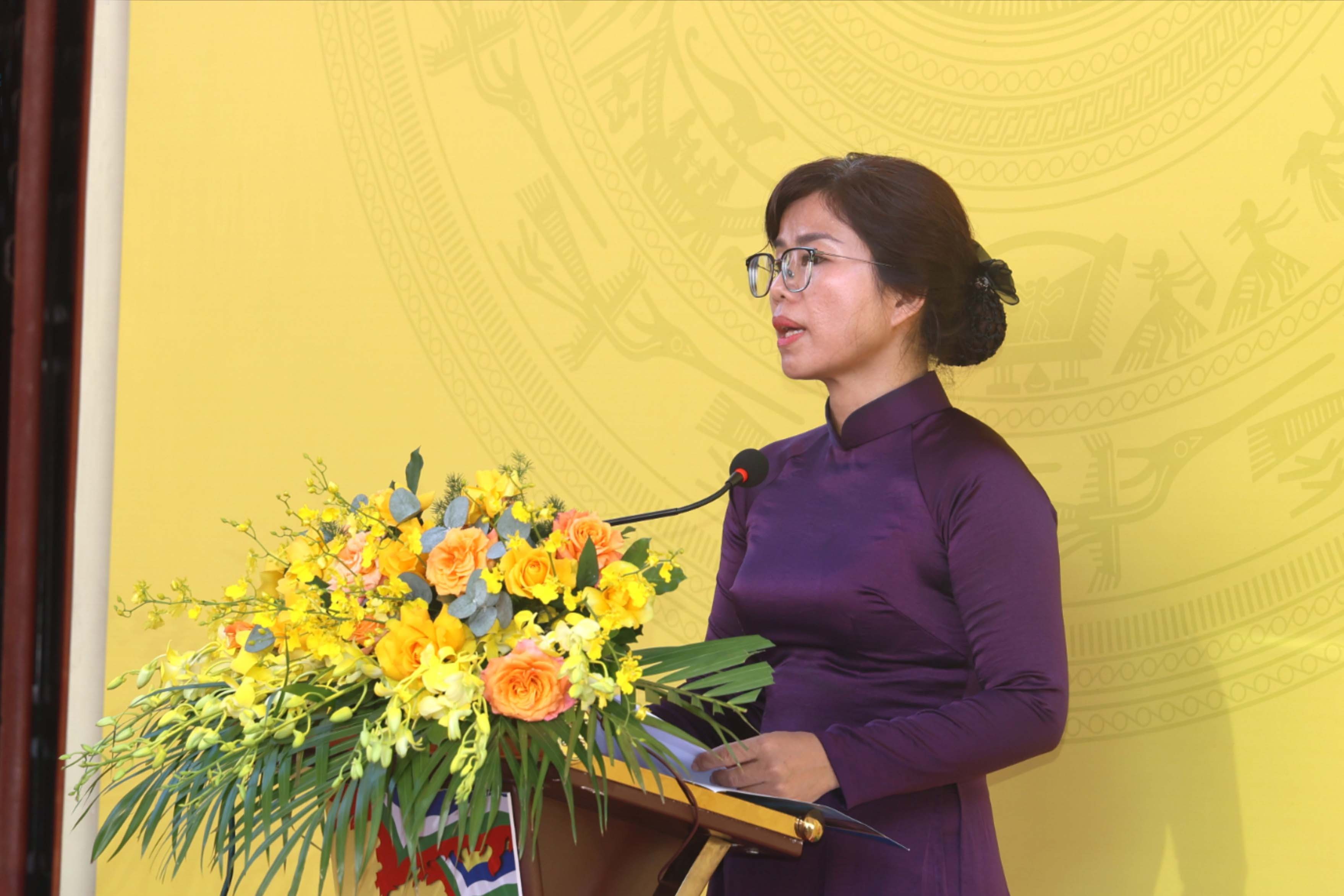 3-ba-pham-thi-trung-giam-doc-so-van-hoa-the-thao-va-du-lich-tinh-trinh-bay-dien-van-ky-niem-530-nam-nam-sinh-tran-quoc-cong-bui-ta-han-1782634282.jpg