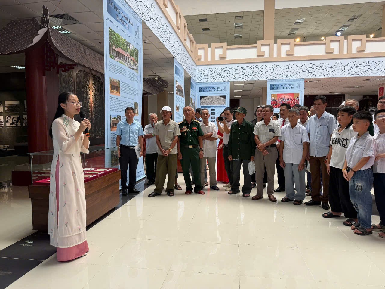 van-mieu-1783081371.jpg