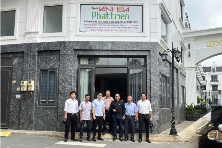 anh-2-co-quan-dai-dien-tap-chi-dien-tu-van-hoa-va-phat-trien-tai-tphcm-quyet-tam-nang-cao-chat-luong-thong-tin-dap-ung-yeu-cau-cua-doc-gia-trong-thoi-dai-chuy-1783325766.jpg