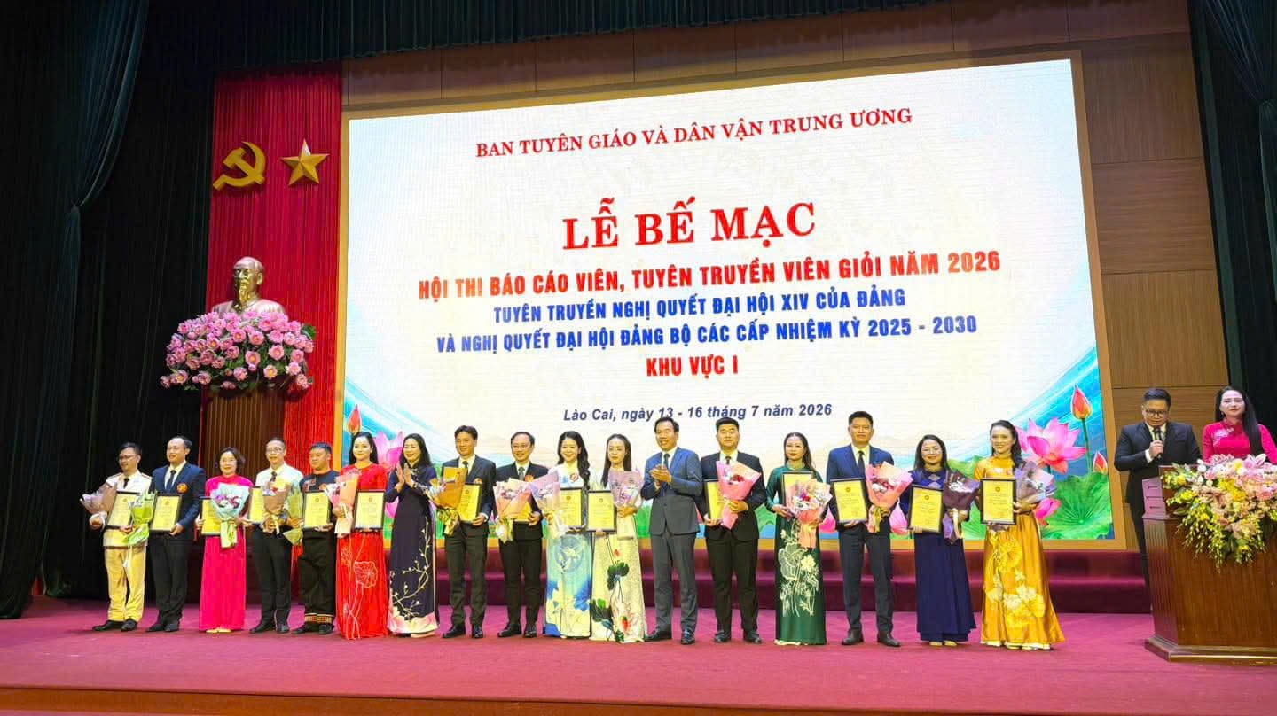 anh-3-be-mac-anh-dai-dien-1-1784195723.jpg