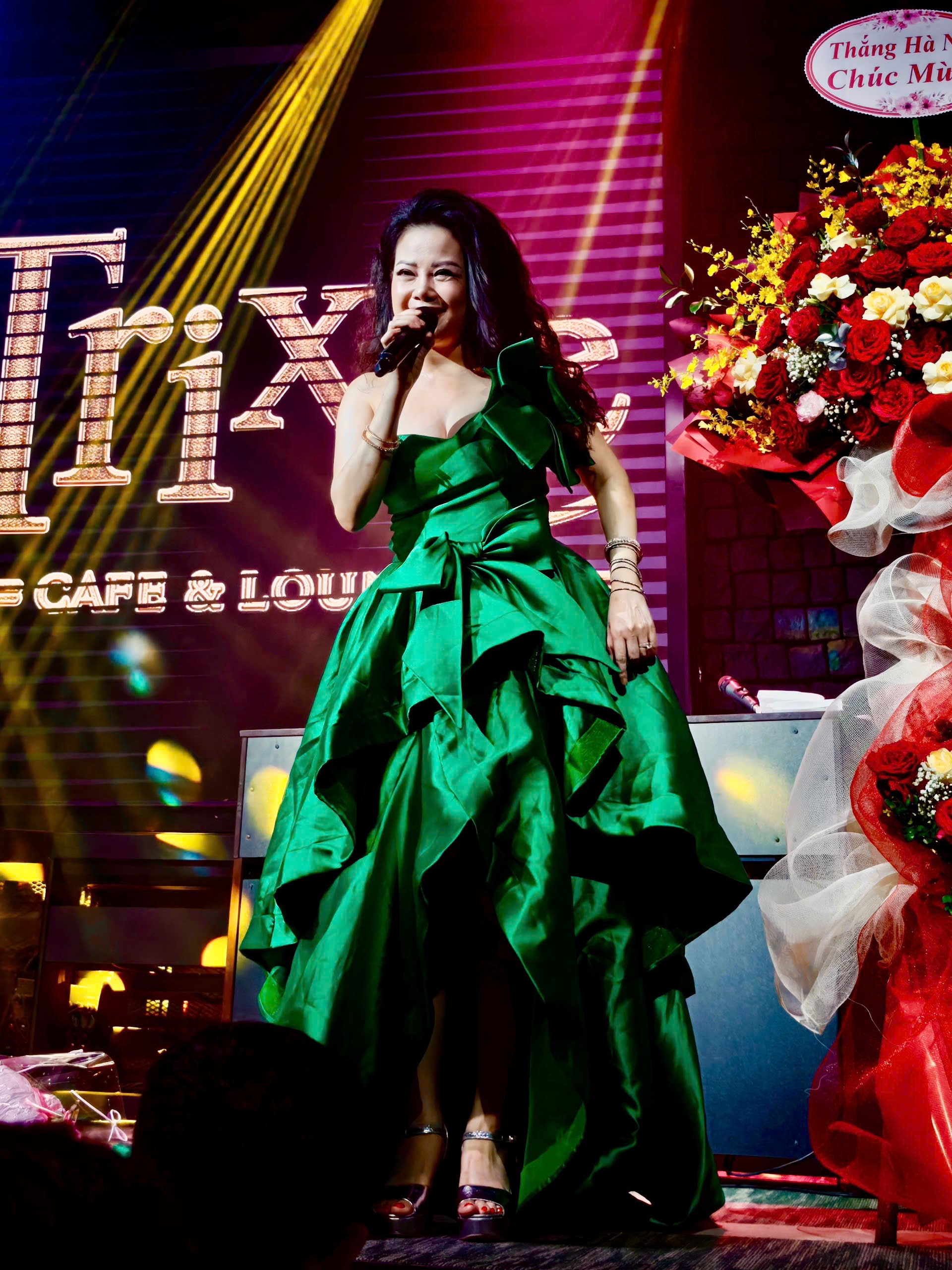 dt1a-2-ca-si-thuy-van-1784706699.jpg