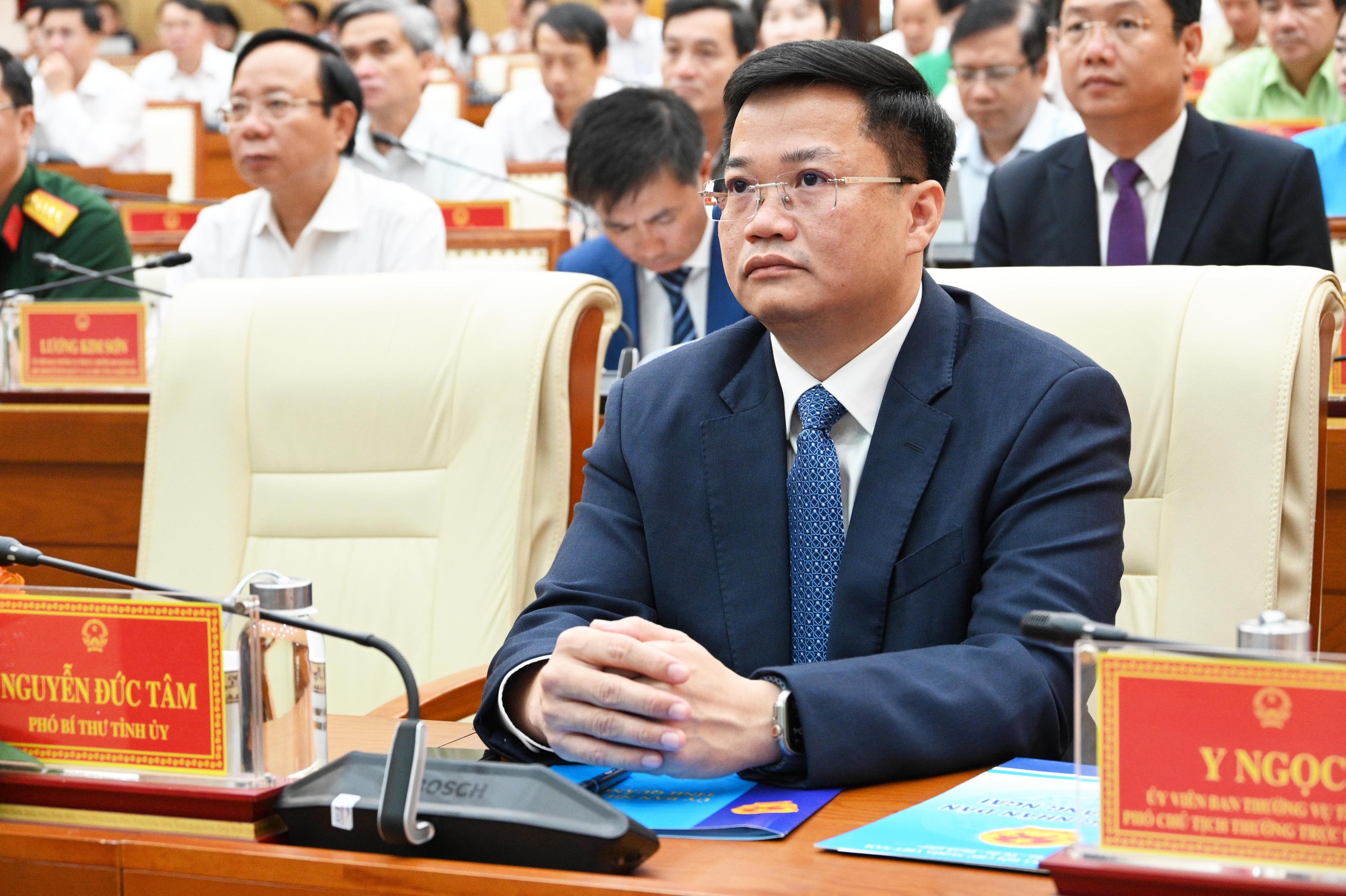 10-pho-bi-thu-tinh-uy-chu-tich-ubnd-tinh-quang-ngai-nguyen-duc-tam-1785216968.jpg