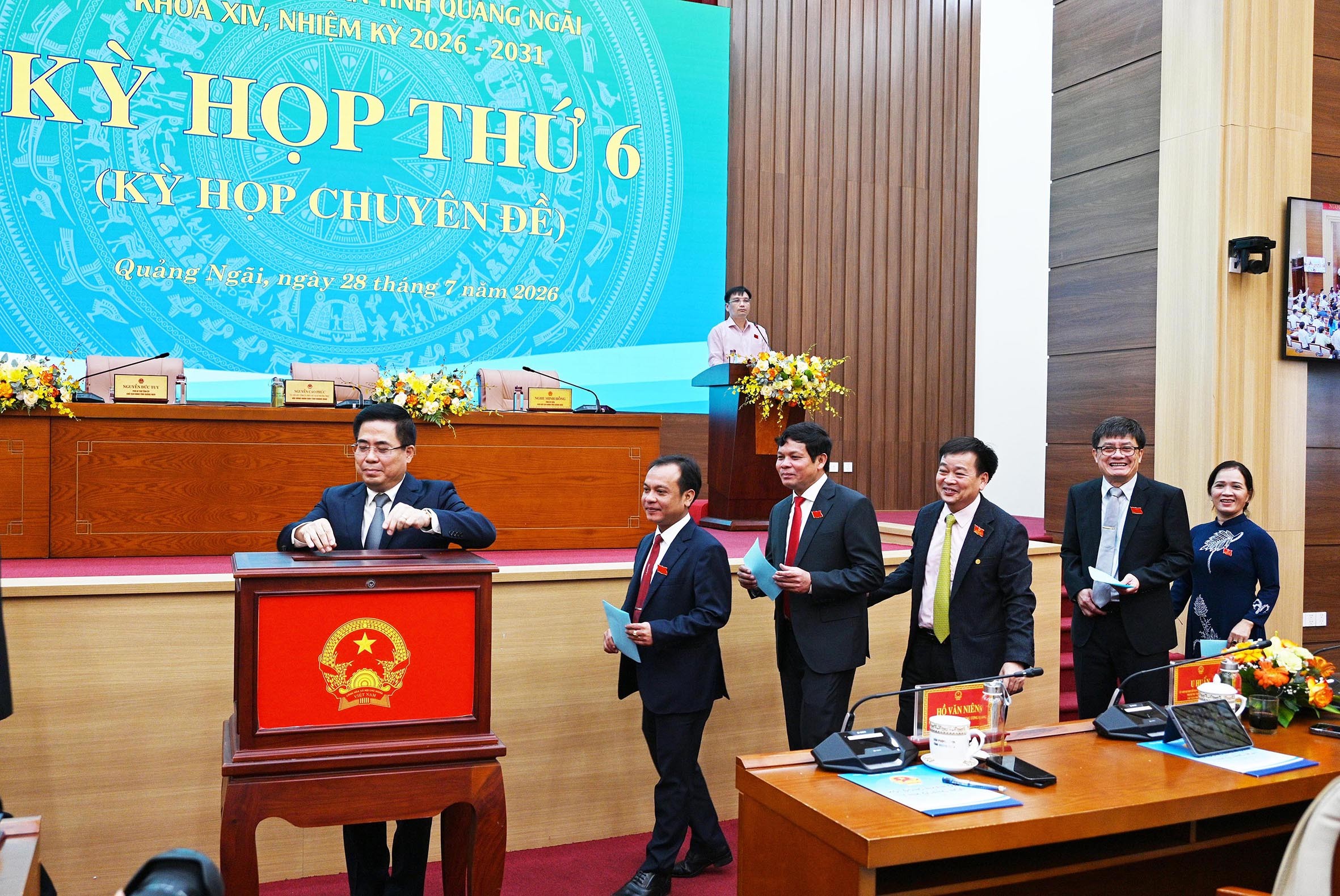 5-cac-dai-bieu-bau-chu-tich-ubnd-tinh-nhiem-ky-2026-2031-1785216968.jpg