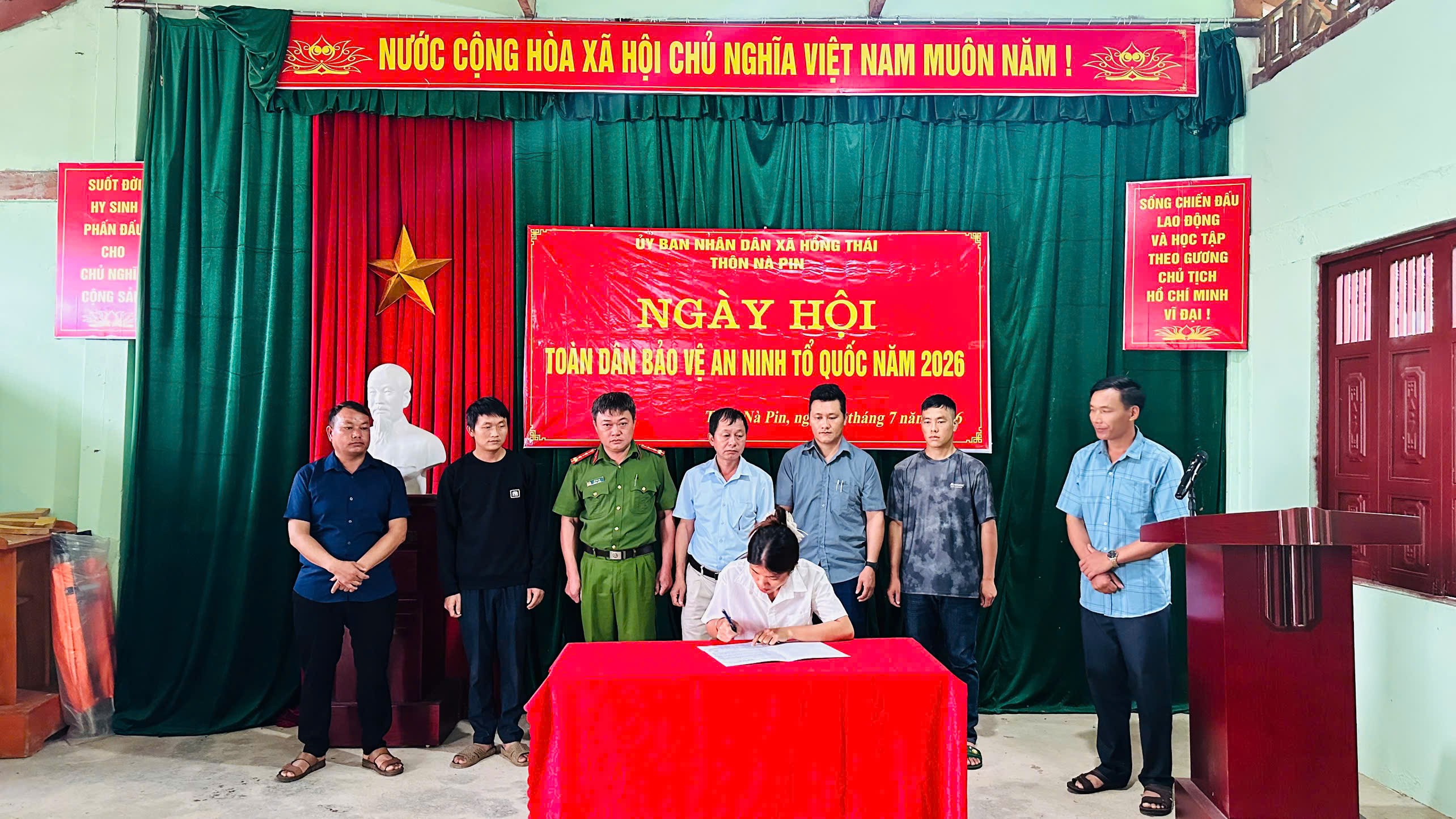 aninhtoquoc-1785215271.jpg