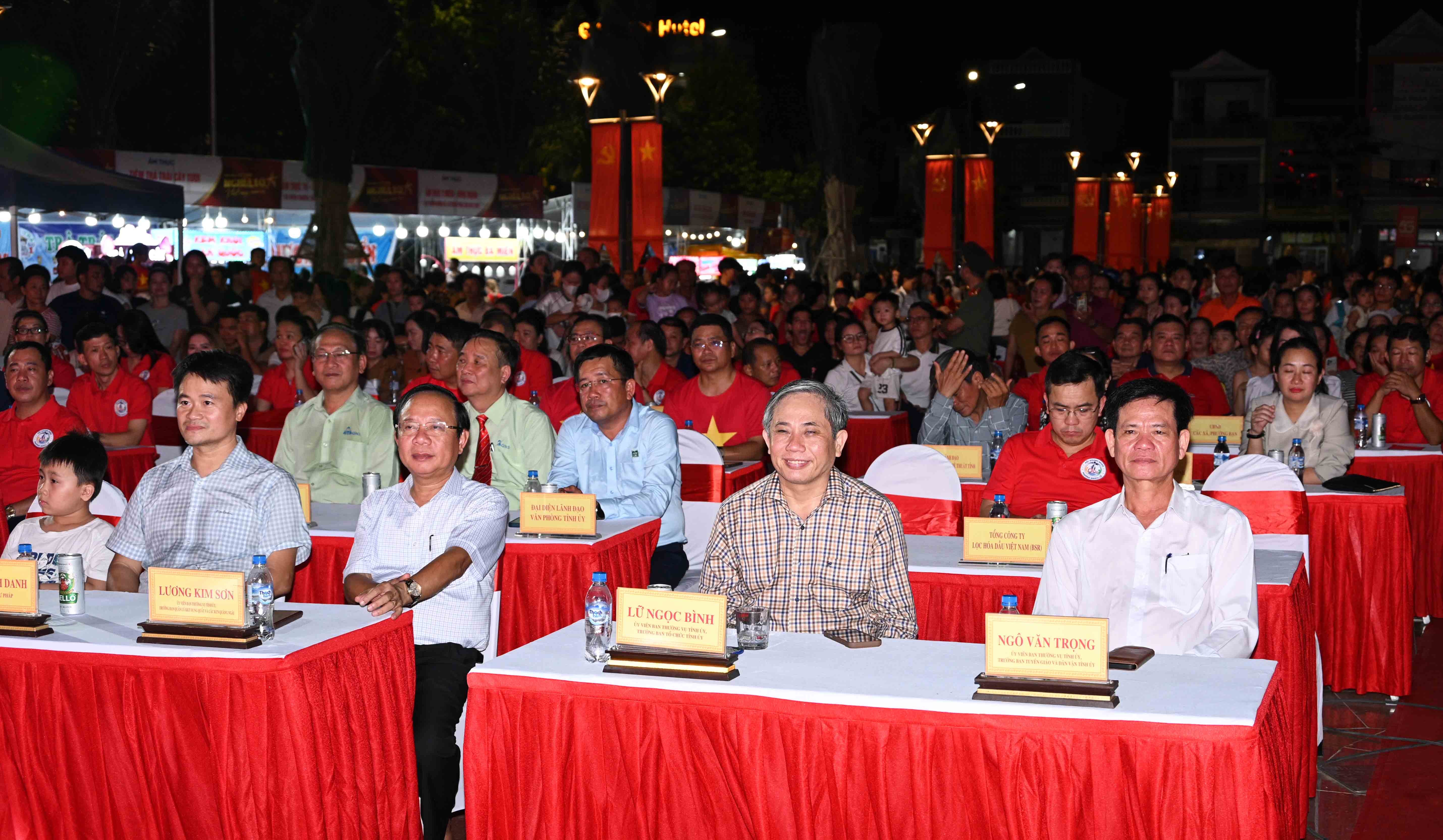 2-dsc-0118a-cac-dai-bieu-du-buoi-khai-mac-chuoi-su-kien-1787846454.jpg