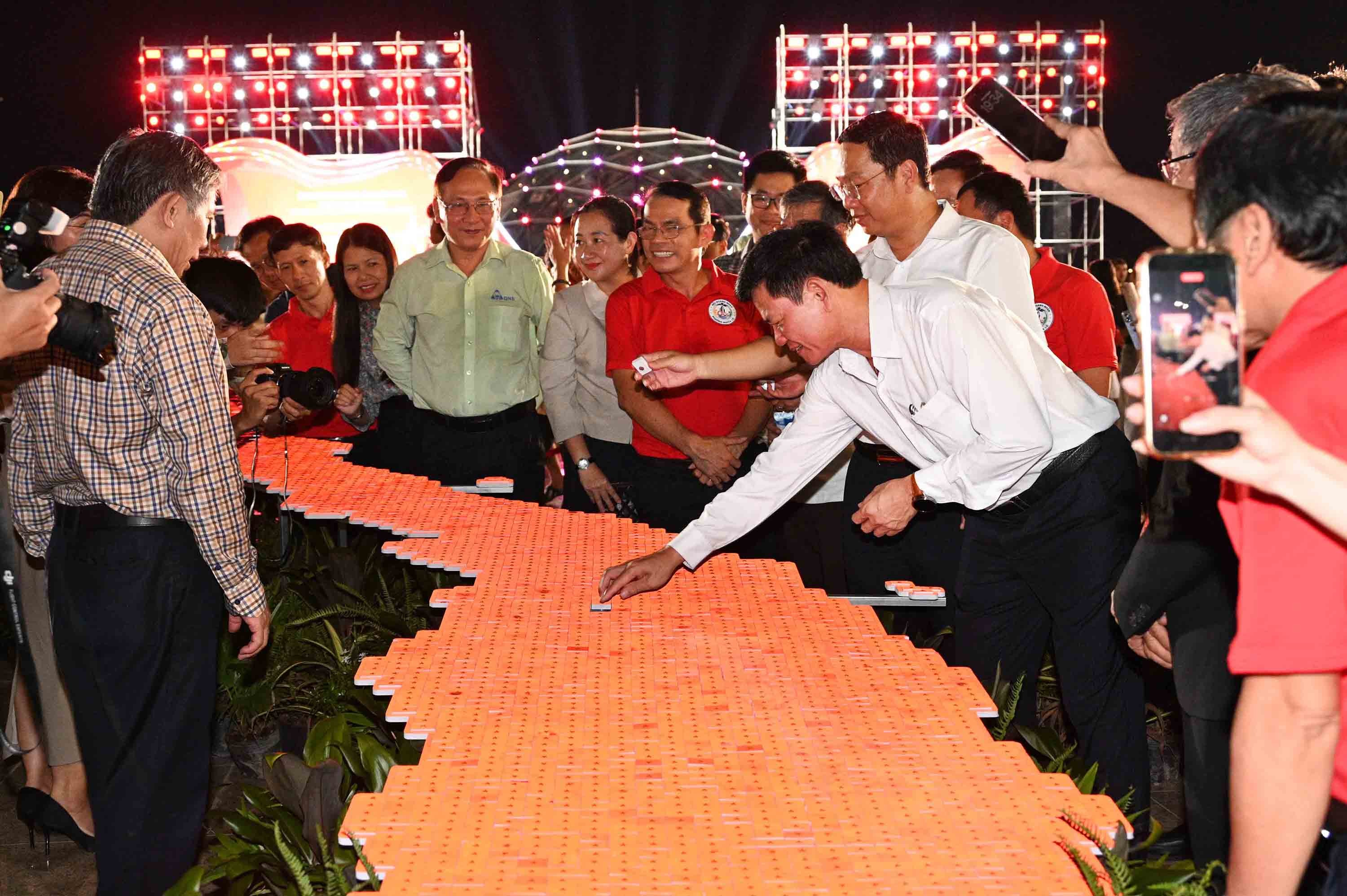5-dsc-0145-cac-dong-chi-lanh-dao-tinh-doanh-nghiep-va-phuong-tham-gia-ghep-mo-hinh-co-to-quoc-1787846454.jpg