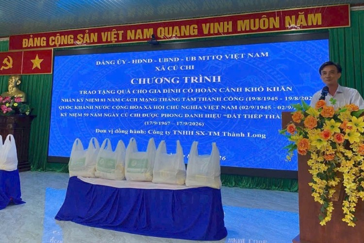 anh-1-ong-tran-quang-thai-uy-vien-ban-thuong-vu-pho-chu-tich-ubnd-xa-cu-chi-tphcm-phat-bieu-tai-buoi-le-trao-qua-1787835355.jpg