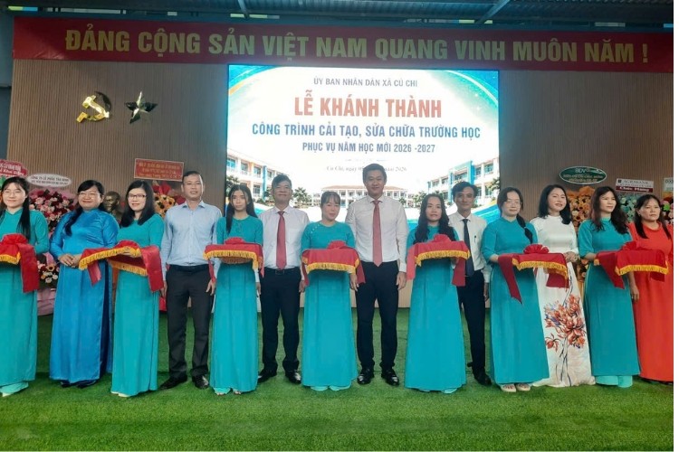 anh-3-lanh-dao-xa-cu-chi-va-quy-dai-bieu-cat-bang-khanh-thanh-cong-trinh-cai-tao-sua-chua-truong-phuc-vu-nam-hoc-moi-2026-2027-1788665333.jpg