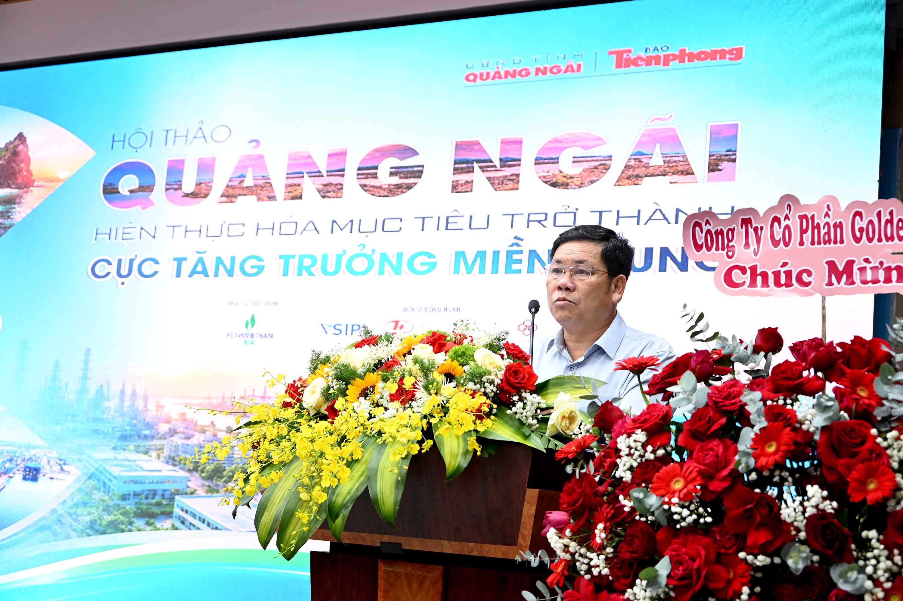 8-dsc-0787-ong-nguyen-van-trong-giam-doc-so-tai-chinh-tinh-quang-ngai-trinh-bay-tham-luan-nhung-nhiem-vu-trong-tam-phat-trien-kt-xh-tinh-quang-ngai-giai-doan-moi-1790238294.jpg