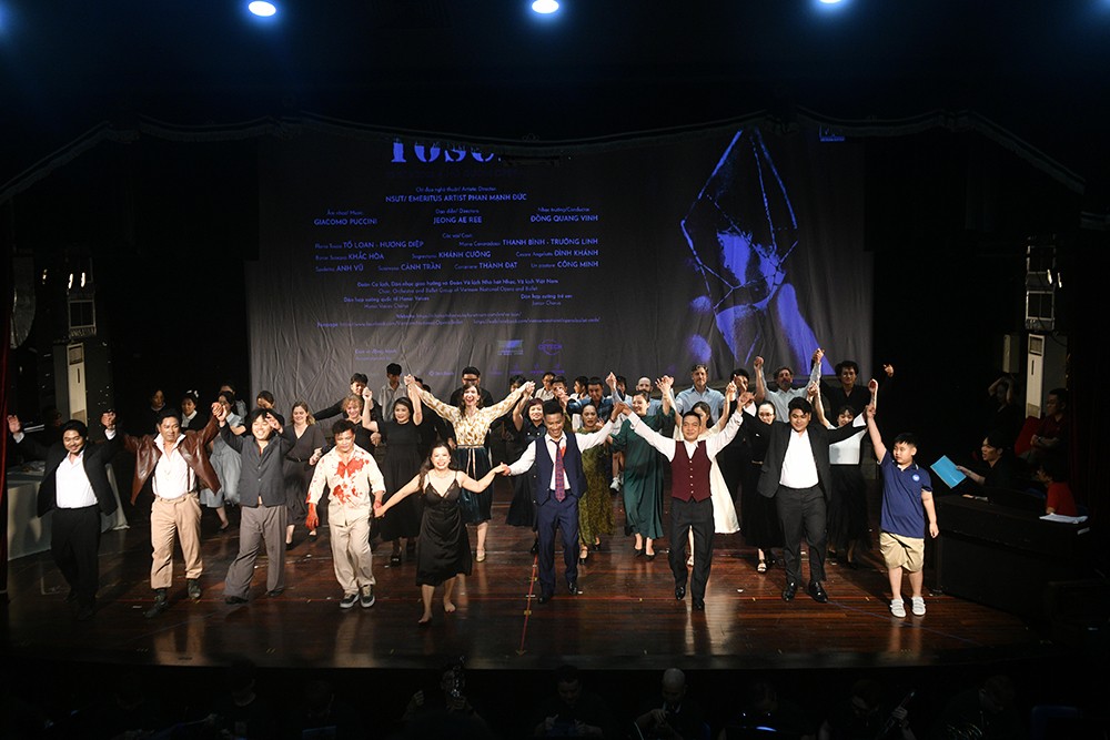 tosca2-1790496569.jpg