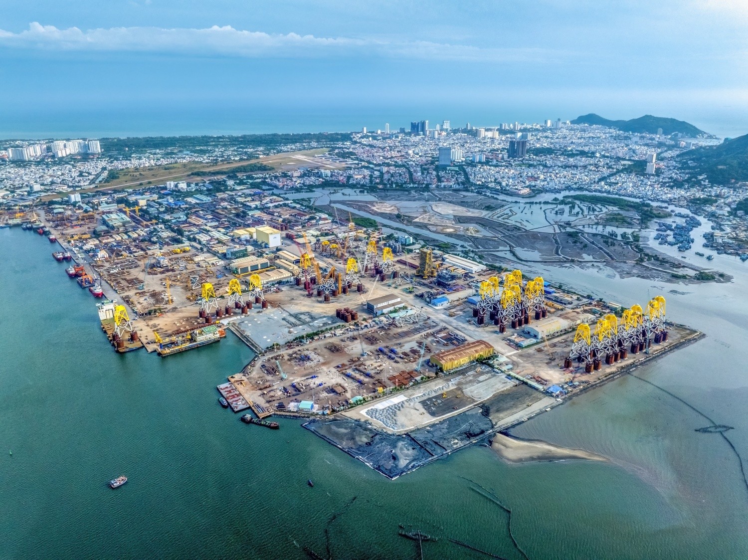petrovietnam-epc-cong-trinh-dau-khi-1-1790691078.jpg