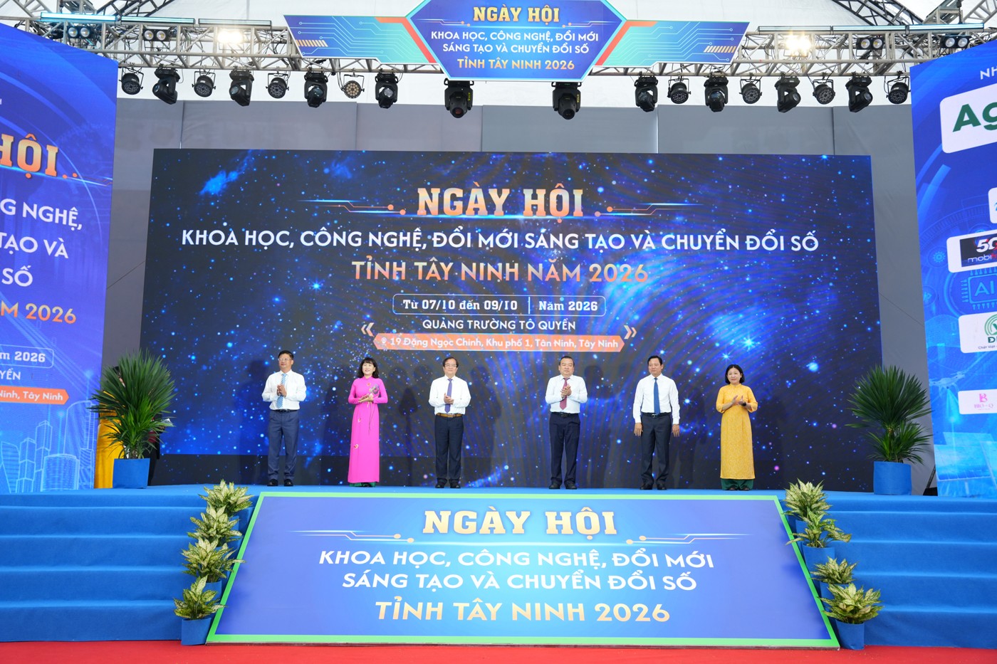 ngay-hoi-1-1791346349.JPG
