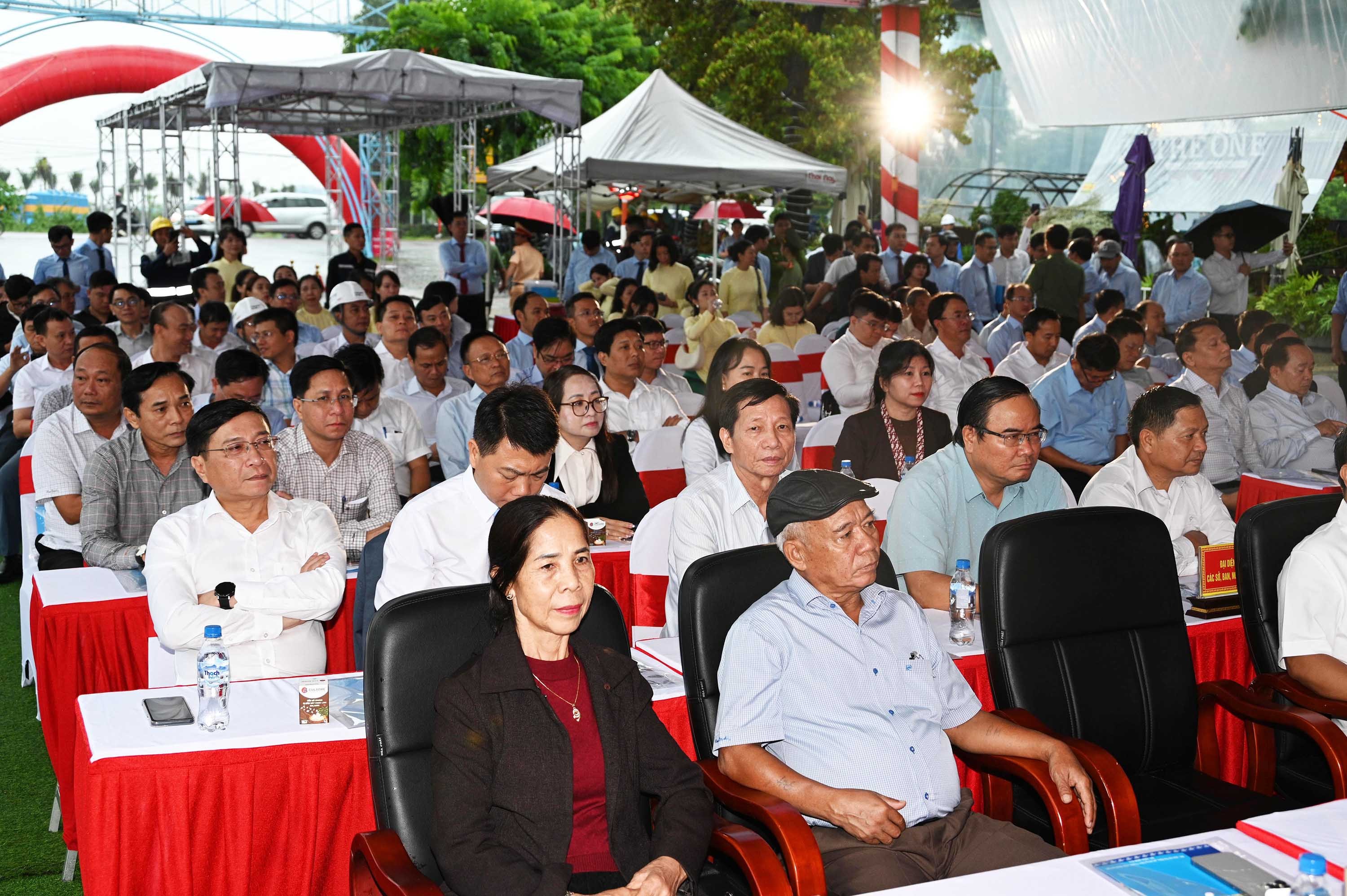 3a-dsc-0971-cac-dai-bieu-tham-du-le-1791444494.jpg