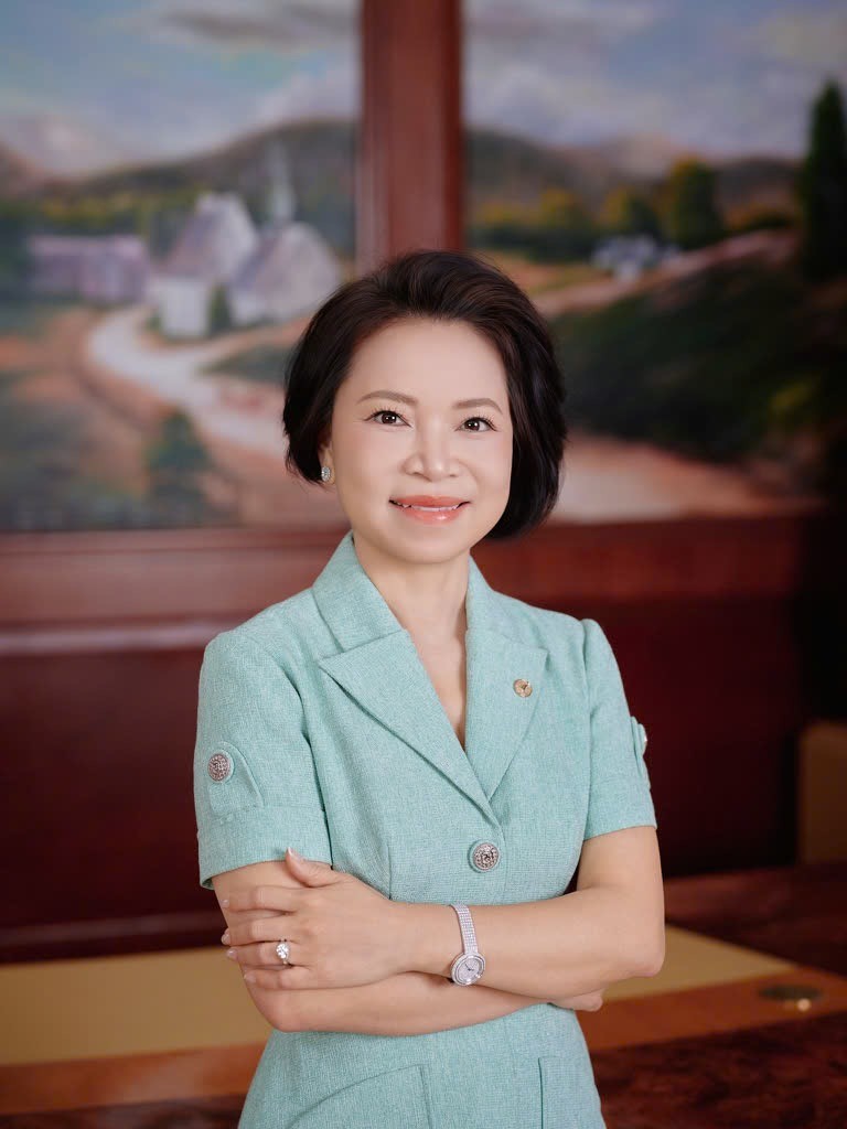 ba-pham-thu-huong-pho-chu-tich-tap-doan-vingroup-1791893124.jpg