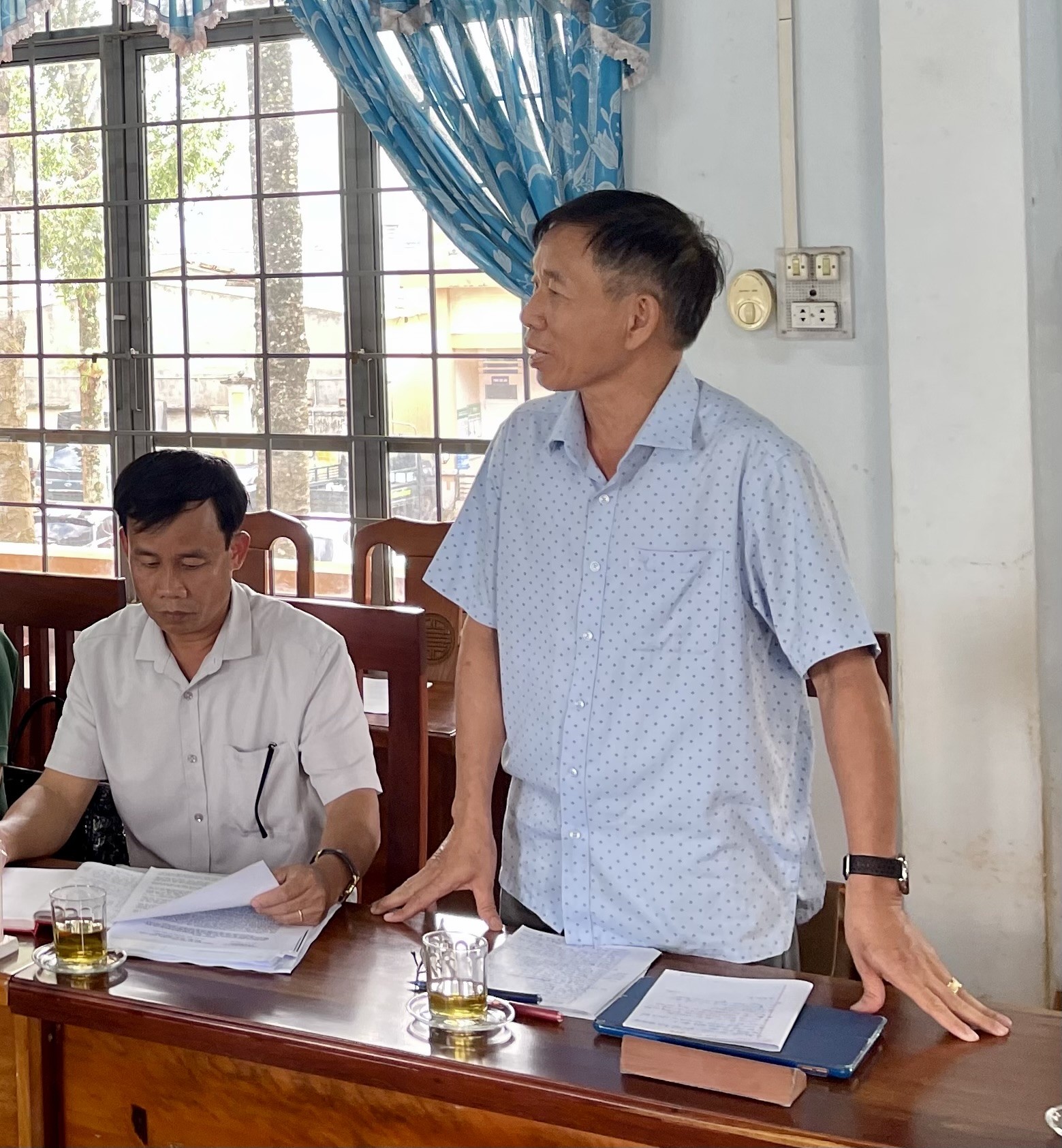 3-dai-ta-huynh-van-dung-nguyen-pho-chi-huy-truong-bo-chqs-tinh-gia-lai-de-nghi-ubnd-xa-bien-ho-xem-xet-cap-giay-cnqsd-dat-cho-can-bo-si-quan-da-duoc-qk5-va-bchqs-tinh-giao-dat-lam-nha-1792392425.jpg