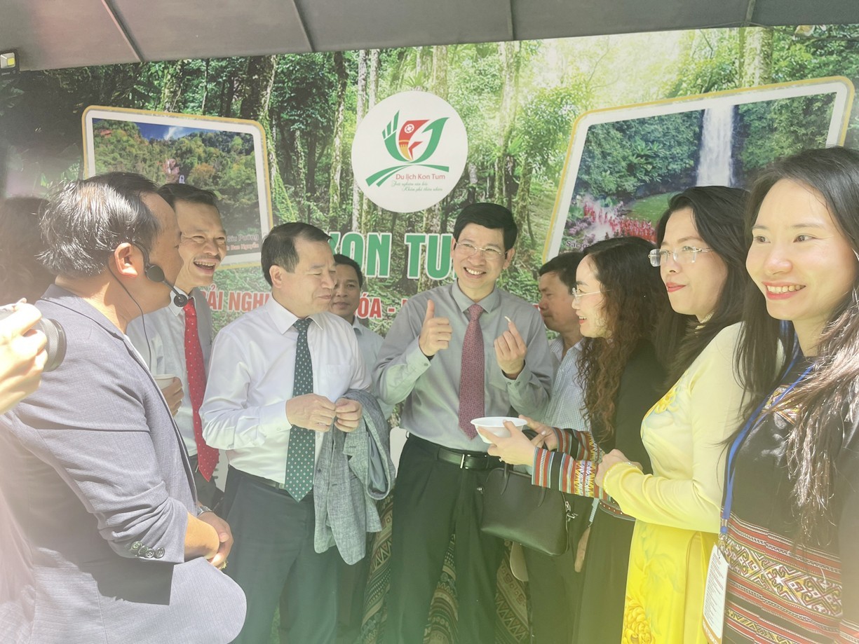 tap-huan-du-lich-1746179713.jpg