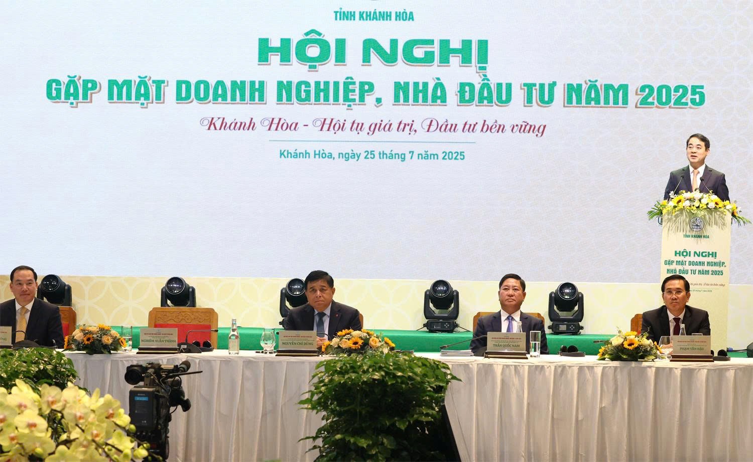 ban-dieu-hanh-hoi-nghi-1753453093.jpg