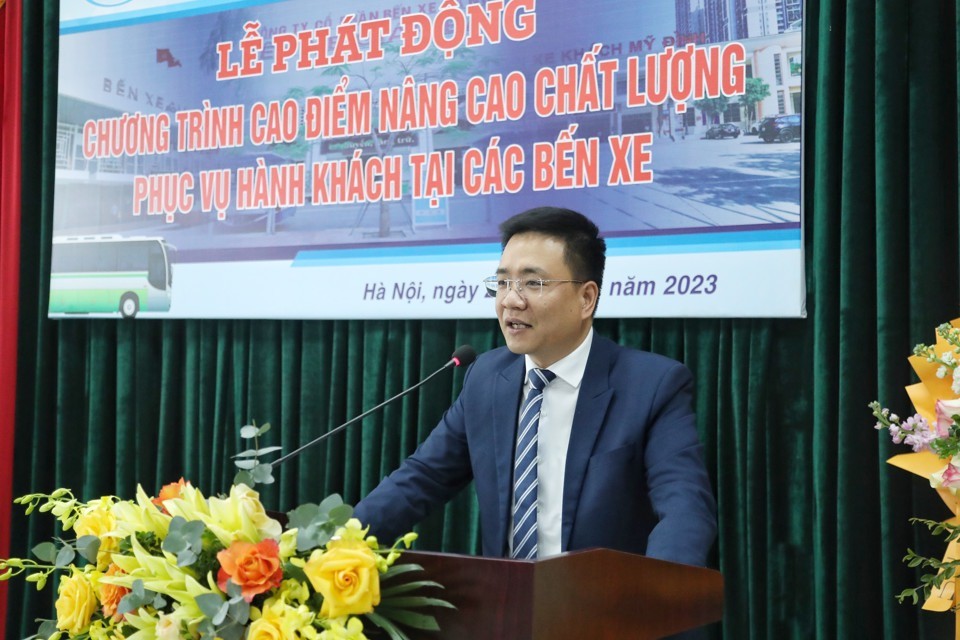 ong-pham-manh-hung-giam-doc-cong-ty-cp-ben-xe-ha-noi-phat-bieu-tai-buoi-le-1703682507.jpg