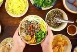Cơm hến Cố đô Huế: Bản giao hưởng nồng nàn bên dòng Hương Giang