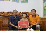 Tuyên Quang: Tập đoàn Vingroup trao sổ tiết kiệm trị tri ân Mẹ Việt Nam Anh hùng tại xã Sơn Dương