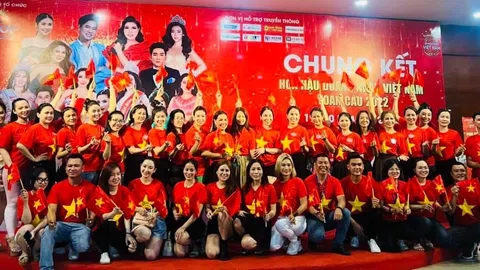 CLIP: Hoa hậu doanh nhân Việt Nam toàn cầu 2022 mừng chiến thắng đội tuyển U23 Việt Nam