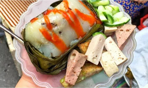 Bánh giò Hà Nội: Gói trọn cả một mùa nhớ dưới lớp lá xanh