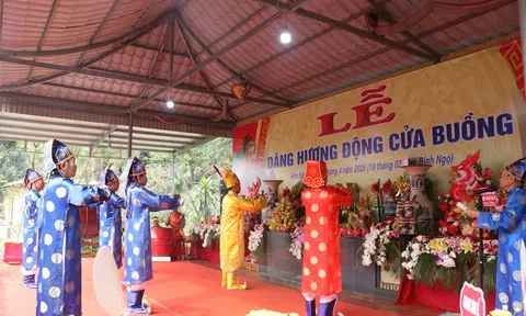 Thanh Hóa: Phường Bỉm Sơn dâng hương Động Cửa Buồng thu hút du khách thập phương