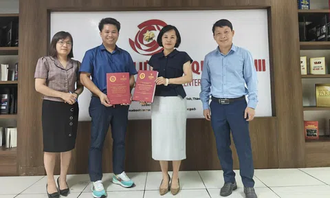 Làm việc với Ủy ban Quốc tế về Người Mất tích và trao tặng Hồ sơ chứng tích chiến tranh cho Trung tâm Lưu trữ Quốc gia III