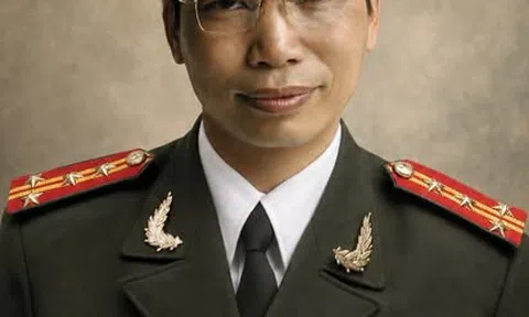 Nhà văn Đặng Vương Hưng - Một chân dung độc đáo của Trường Cấp 3 Yên Thế xưa