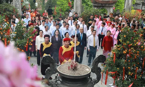 Phú Thọ: Phó Chủ tịch nước Võ Thị Ánh Xuân dự khai hội Tây Thiên Xuân Bính Ngọ (2026)