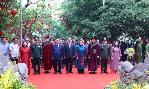 Tổng Bí thư, Chủ tịch nước Tô Lâm dâng hương tưởng niệm các Vua Hùng (thông tin tiếp)