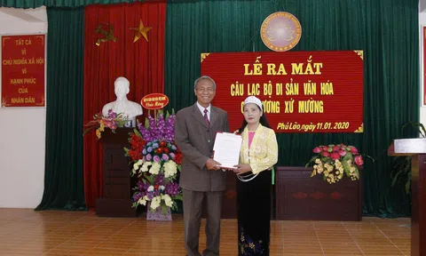 Nghệ nhân Vũ Thị Thuận “giữ hồn” di sản văn hóa xứ Mường bằng tâm và tầm